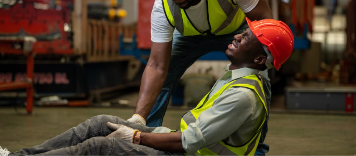 workplace injuries in the uae and how to administer first aid